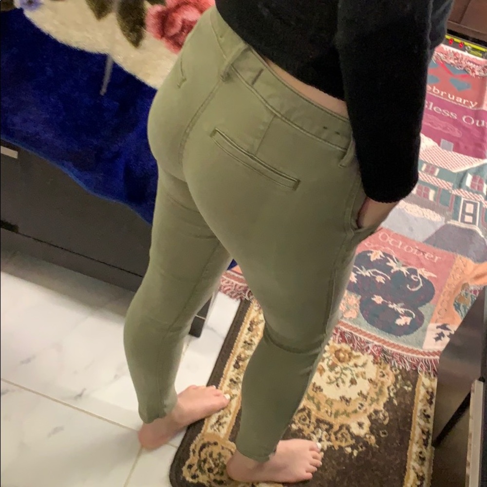 Hollister light green color jeans size  ( 3 )